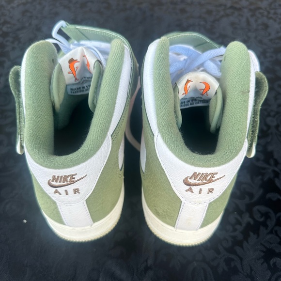 Nike Air Force 1 Mid QS
Jewel Oil Green size 10
DQ3505 100 - Picture 5 of 12